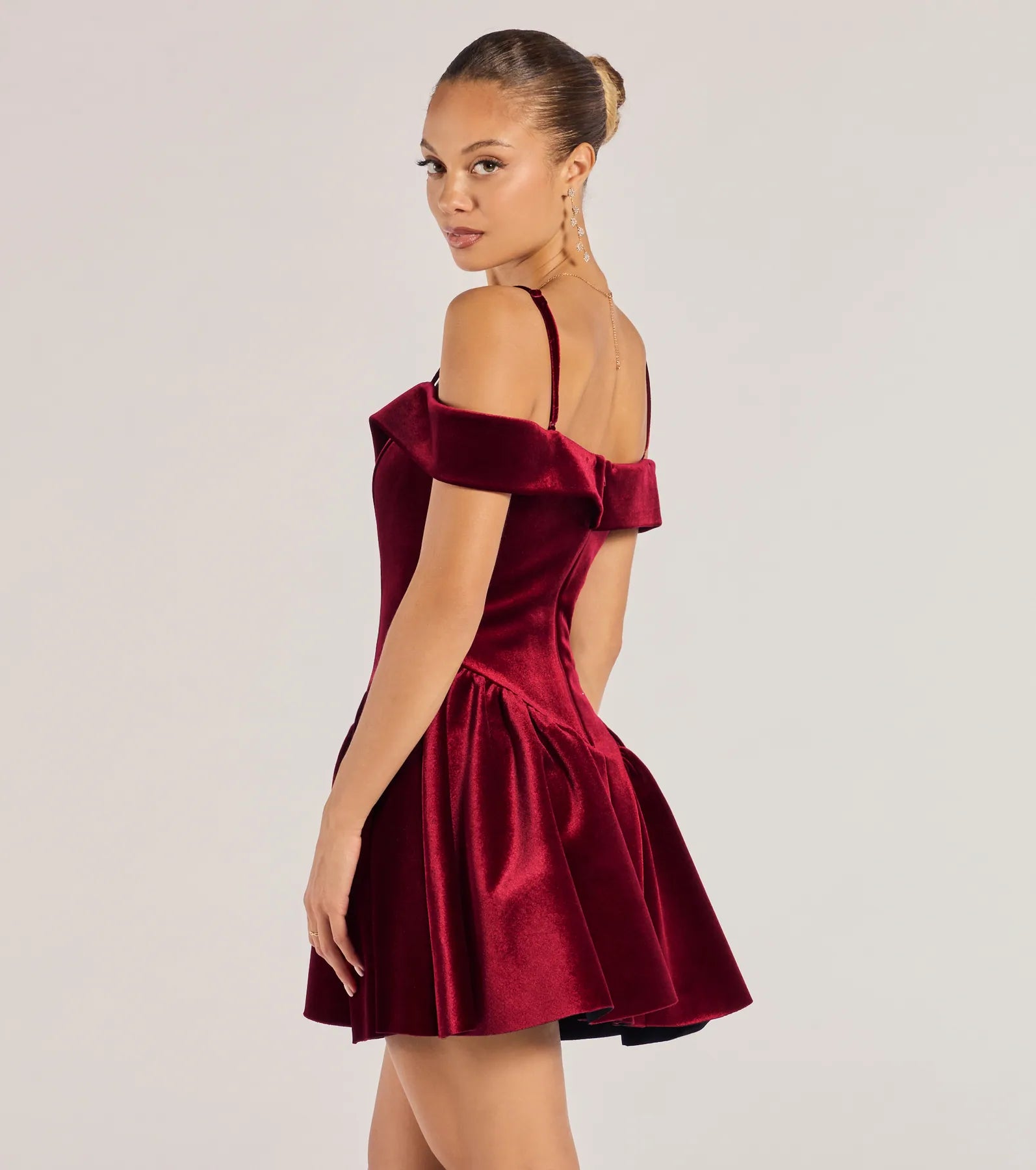 Andie Velvet Drop Waist Skater Dress - Image 3