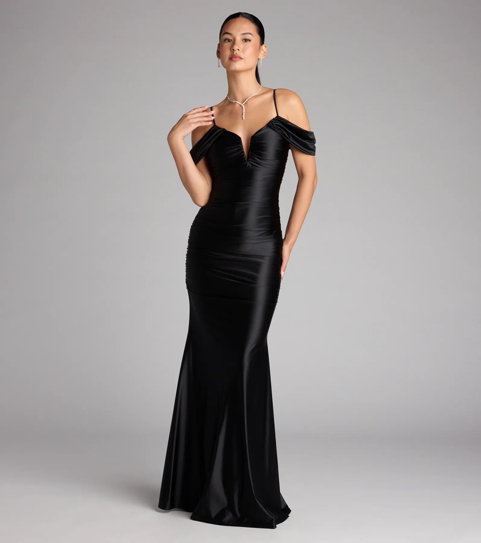 Jelene Cold-Shoulder Mermaid Satin Formal Dress - Image 10