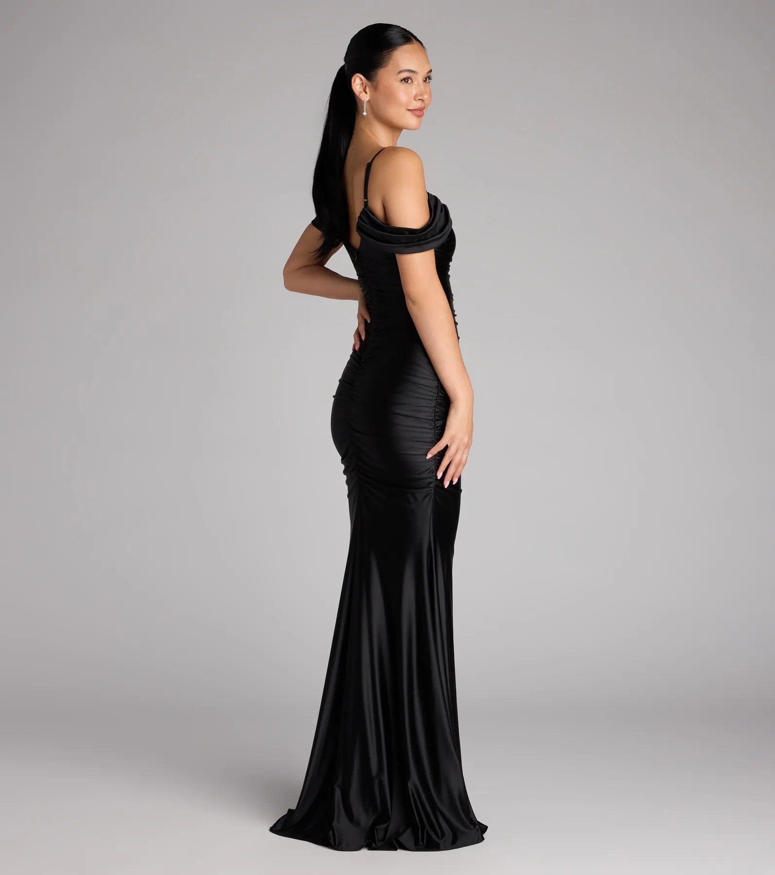 Jelene Cold-Shoulder Mermaid Satin Formal Dress - Image 11