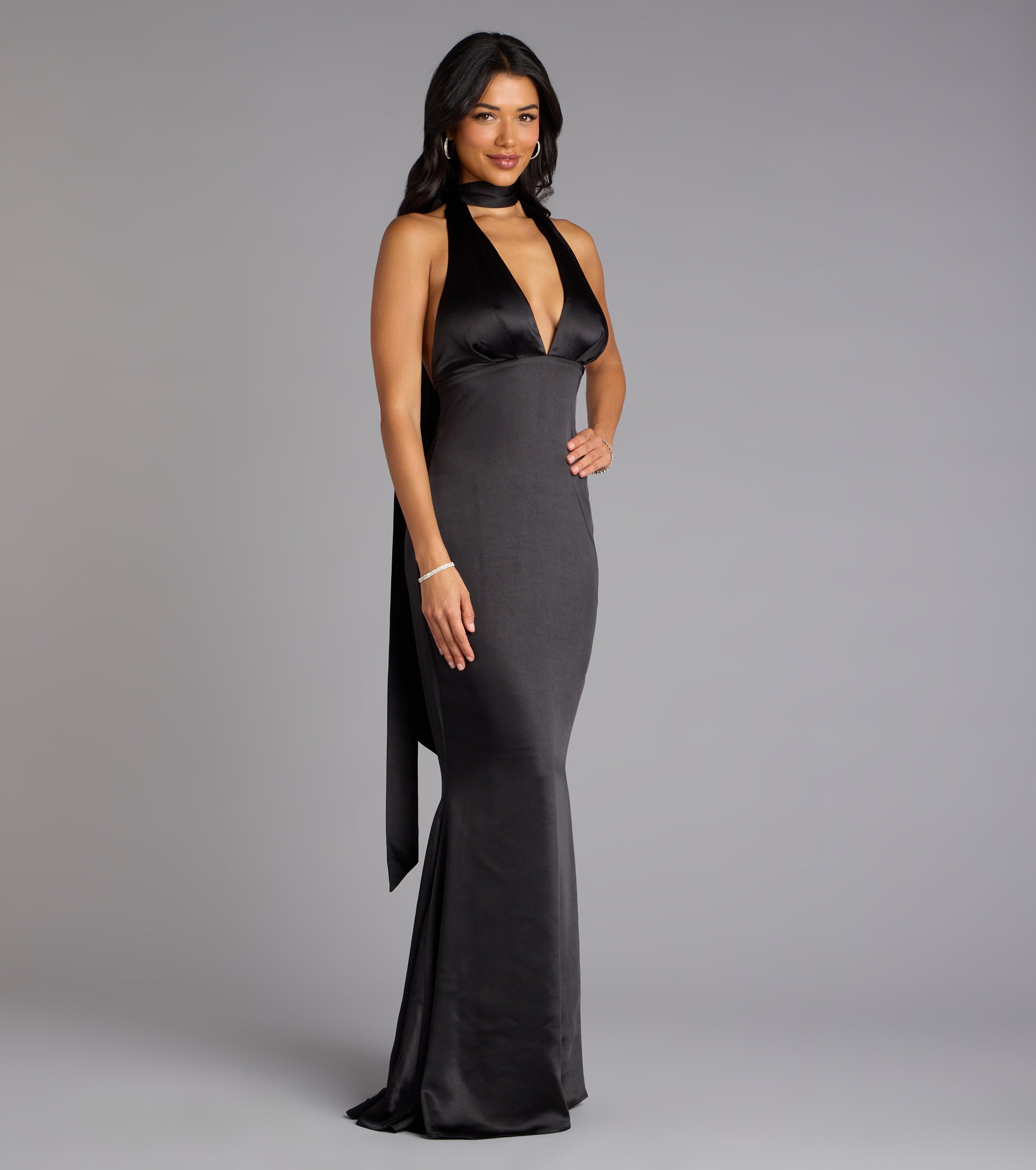 Erika Halter Satin Column Formal Dress - Image 12