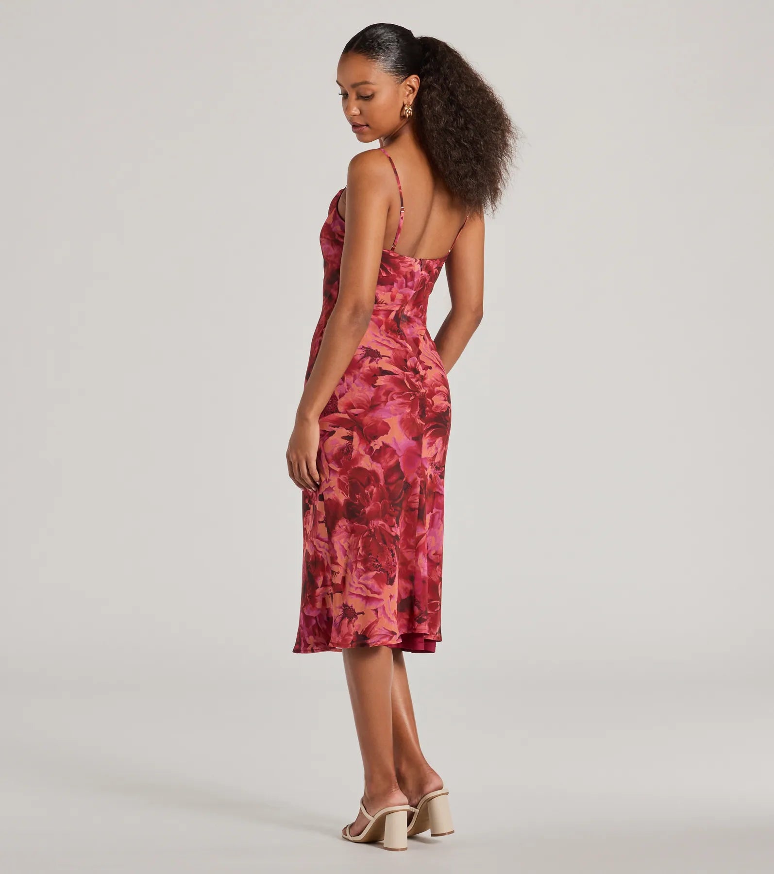 Looking Pretty In Floral Chiffon Midi Dress - Image 2