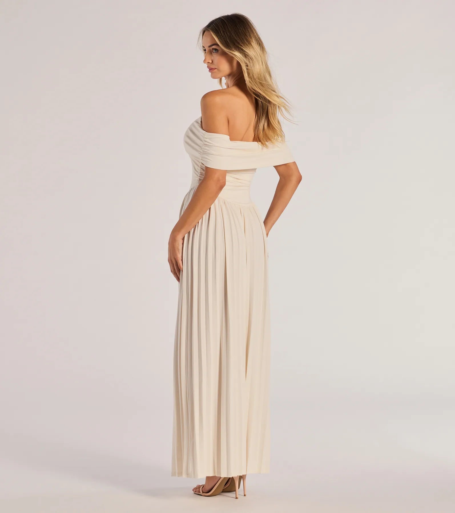Compelling Romantic Off-The-Shoulder Pleated Maxi Dress - Image 2