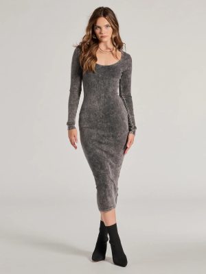 Cool Staple Ribbed Knit Long Sleeve Midi Dress