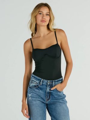 Smooth Silhouette Sweetheart Underwire Bodysuit