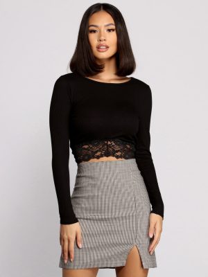 Ribbed Tie Back Lace Hem Crop Top