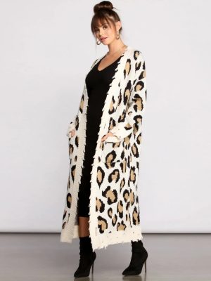 Stylishly Spotted Leopard Print Duster