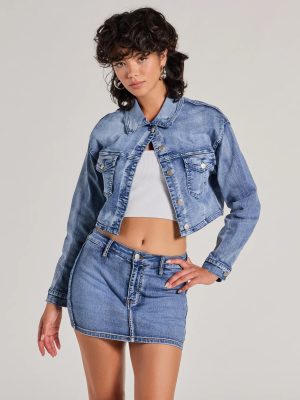 Trendy Classic Cropped Denim Jacket