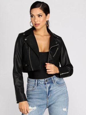 Chic And Cropped Faux Leather Jacket