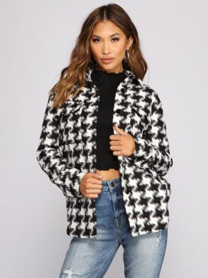 So Chic Houndstooth Woven Shacket
