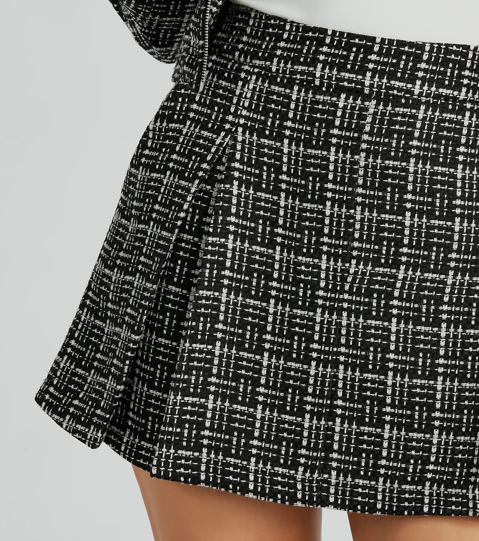 Sophisticated Posh Zip Up Tweed Plaid Skort - Image 4
