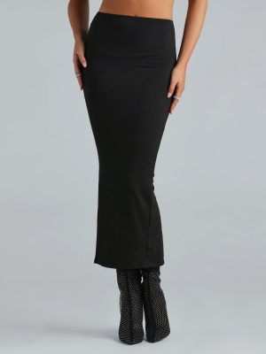 Streamlined Silhouette Smooth Knit Maxi Skirt