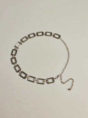 Sleek Trendsetter Textured Chain Belt