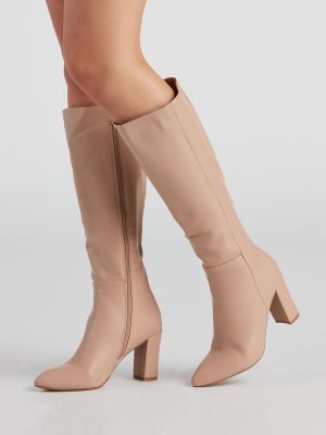 Babe In Pointed Toe Boots