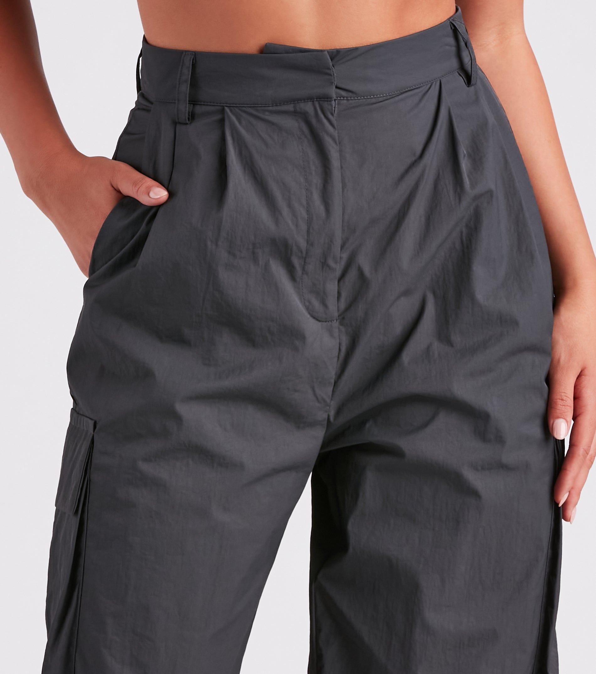 Weekend Style High-Rise Cargo Pants - Image 4