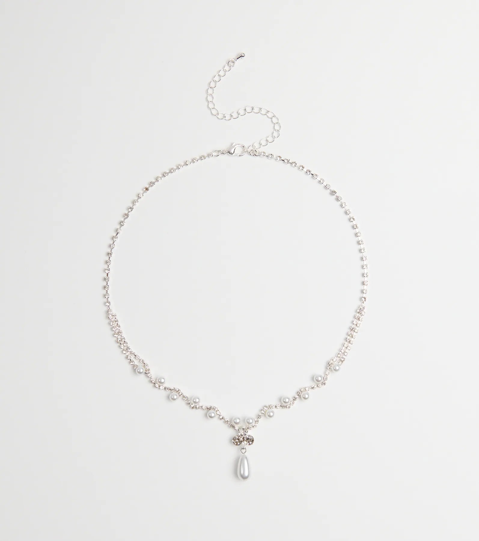 Chic Elegance Rhinestone And Pearl Necklace - Image 4