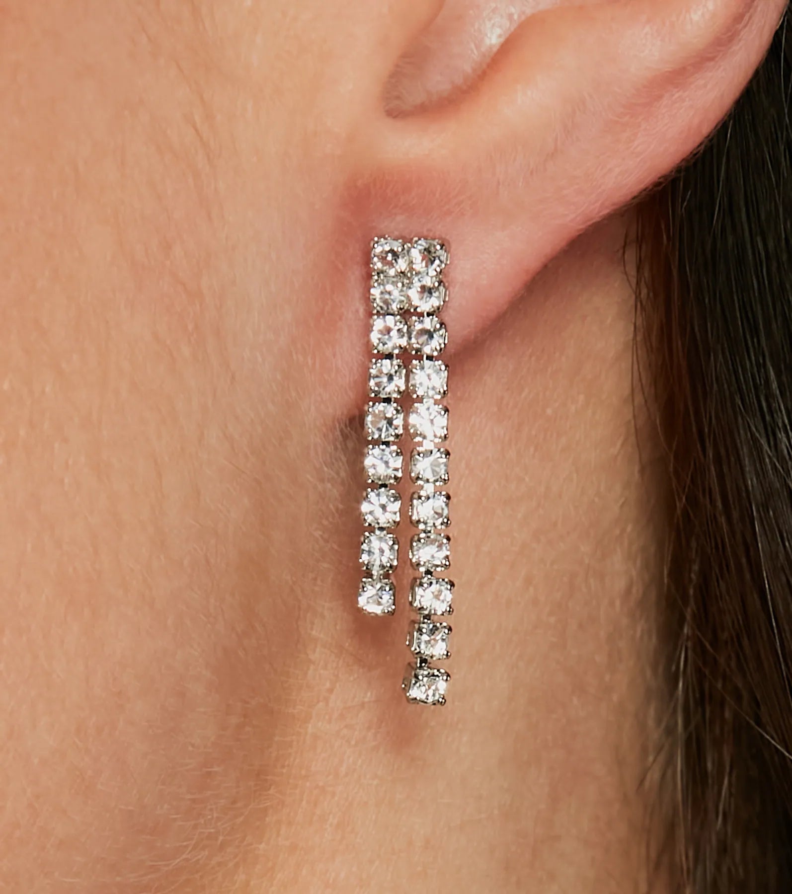 Posh Sparkle Rhinestone Necklace And Earrings Set - Image 2