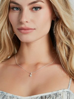 Elegant Aura Dainty Rhinestone And Pearl Necklace