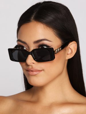 Chic Status Chain Detail Sunglasses