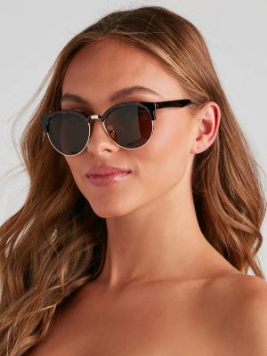 Classy Tort Wayfarer Sunglasses