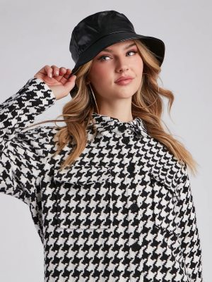 Trendy And Sleek Faux Leather Bucket Hat
