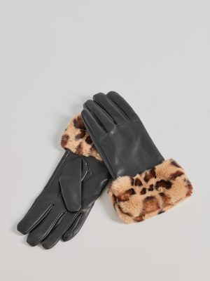 Chic Embrace Faux Leather Leopard Print Gloves