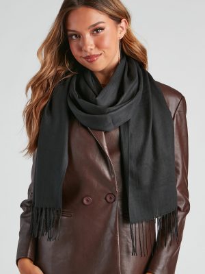 Winter Strolls Fringe Scarf