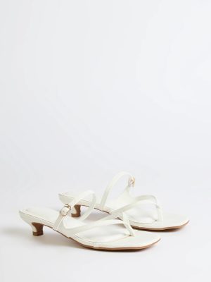 Chic Trend Thong Strap Kitten Heel Mules