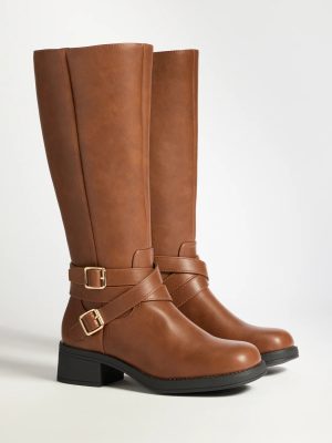 Effortlessly Edgy Under-The-Knee Boots
