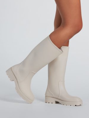 Trendy Statement Platform Under-The-Knee Boots