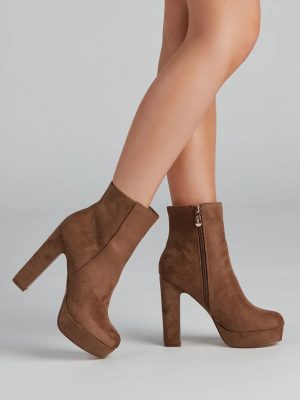 Chic Mood Faux Suede Booties