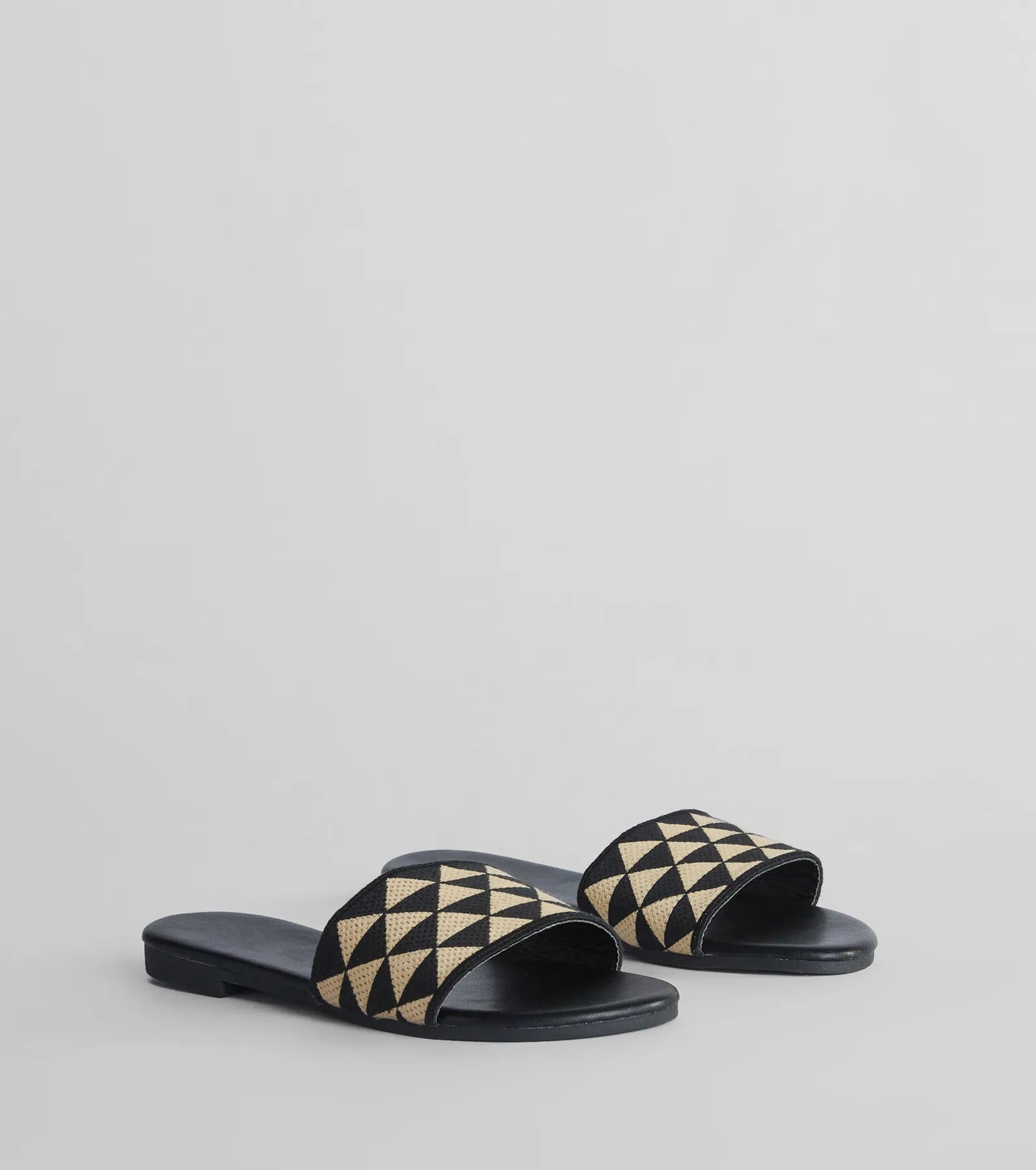Points Of Interest Triangle Print Strap Flat Sandals - Image 5